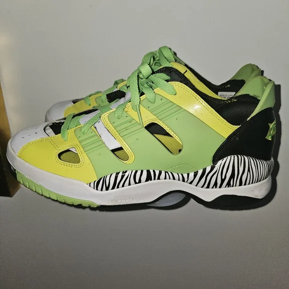 Adidas NBA - Picture 1 of 4